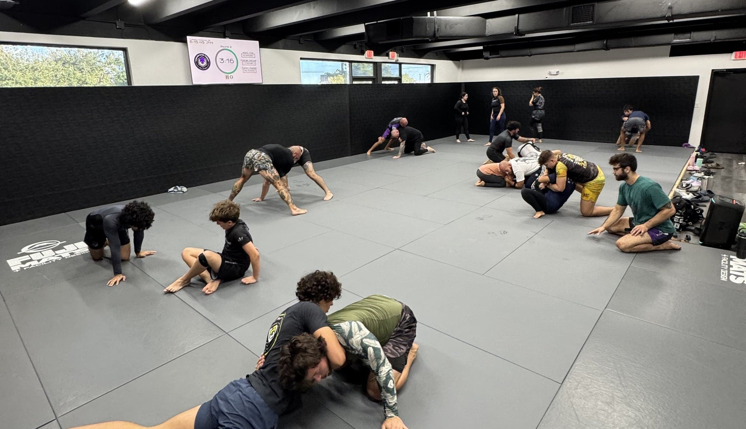 Entrenamiento sobre el piso terminado en Ground Game Theory