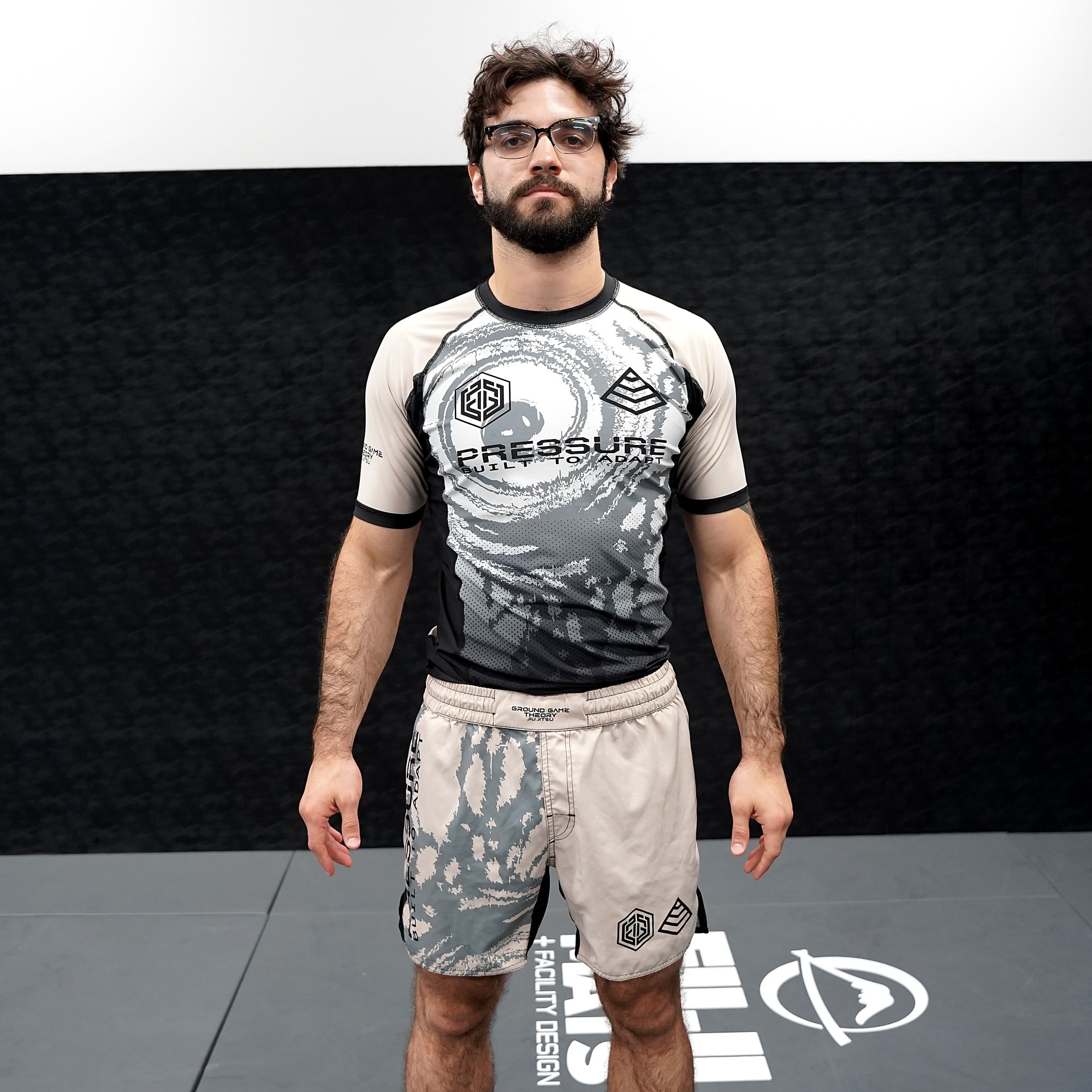 GGT x Team Soul Pressure Kit: the Pressure rashguard and shorts worn together